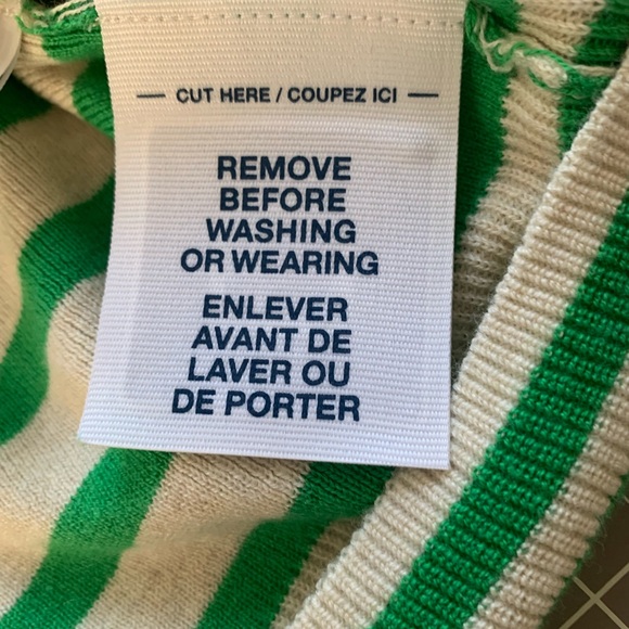 Super soft NWT, Gap pullover. Size small - Picture 8 of 9